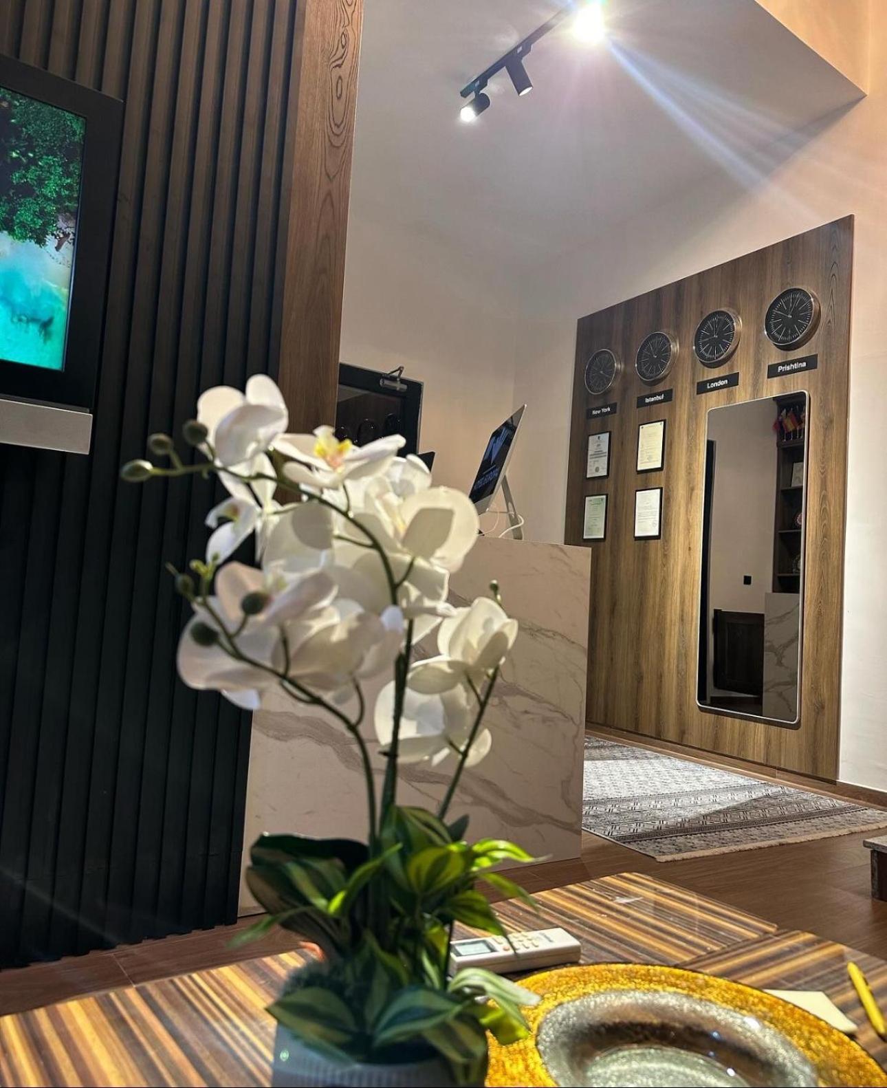 Hotel Europa Prishtina Priştine Dış mekan fotoğraf