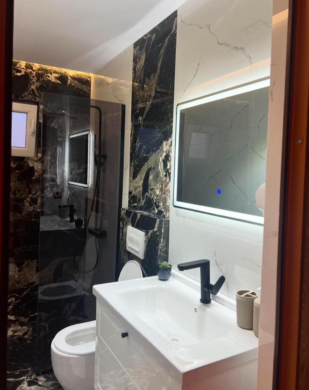 Hotel Europa Prishtina Priştine Dış mekan fotoğraf