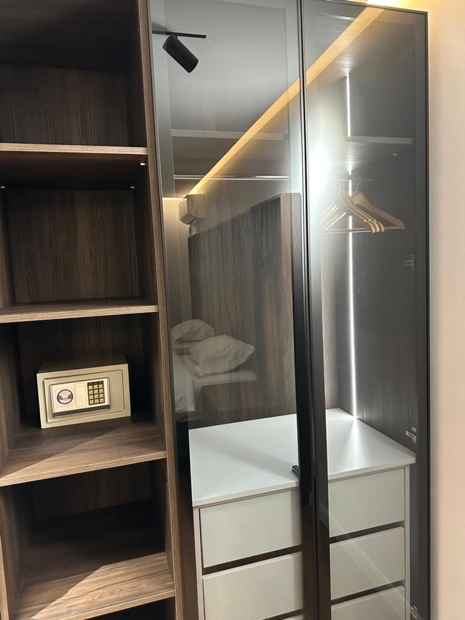 Hotel Europa Prishtina Priştine Dış mekan fotoğraf